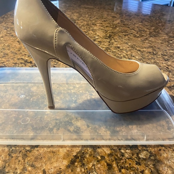 Marc Fisher platform heel - Picture 1 of 11